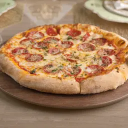 بيتزا بيبروني